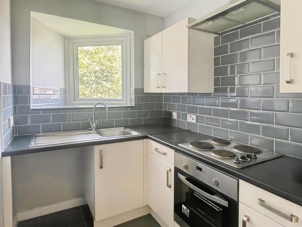 Property photo 2 of 26