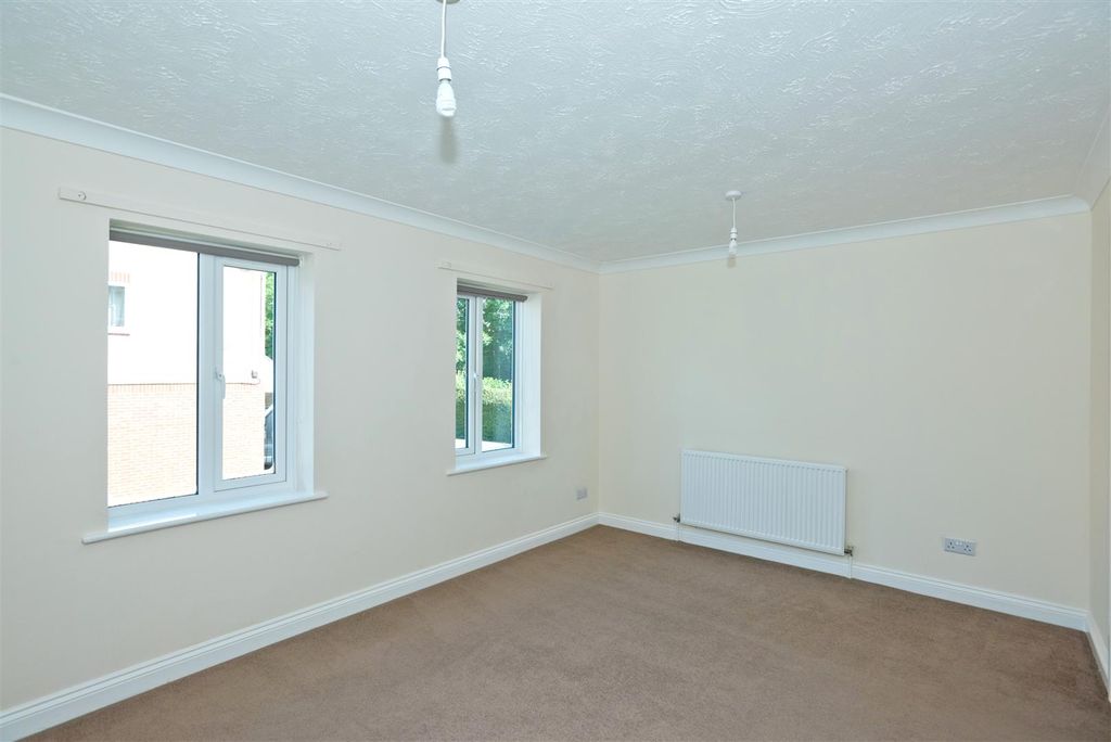 Property photo 3 of 8 810_0045.Jpg