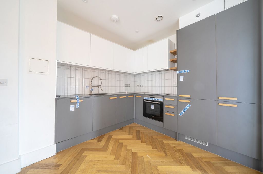 Property photo 2 of 14 1455966-6-69Fa1F9...