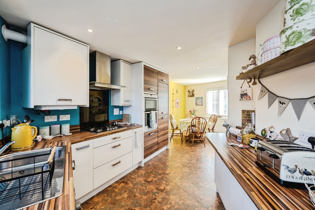 Property photo 3 of 23 Pbox-Img.Jpg