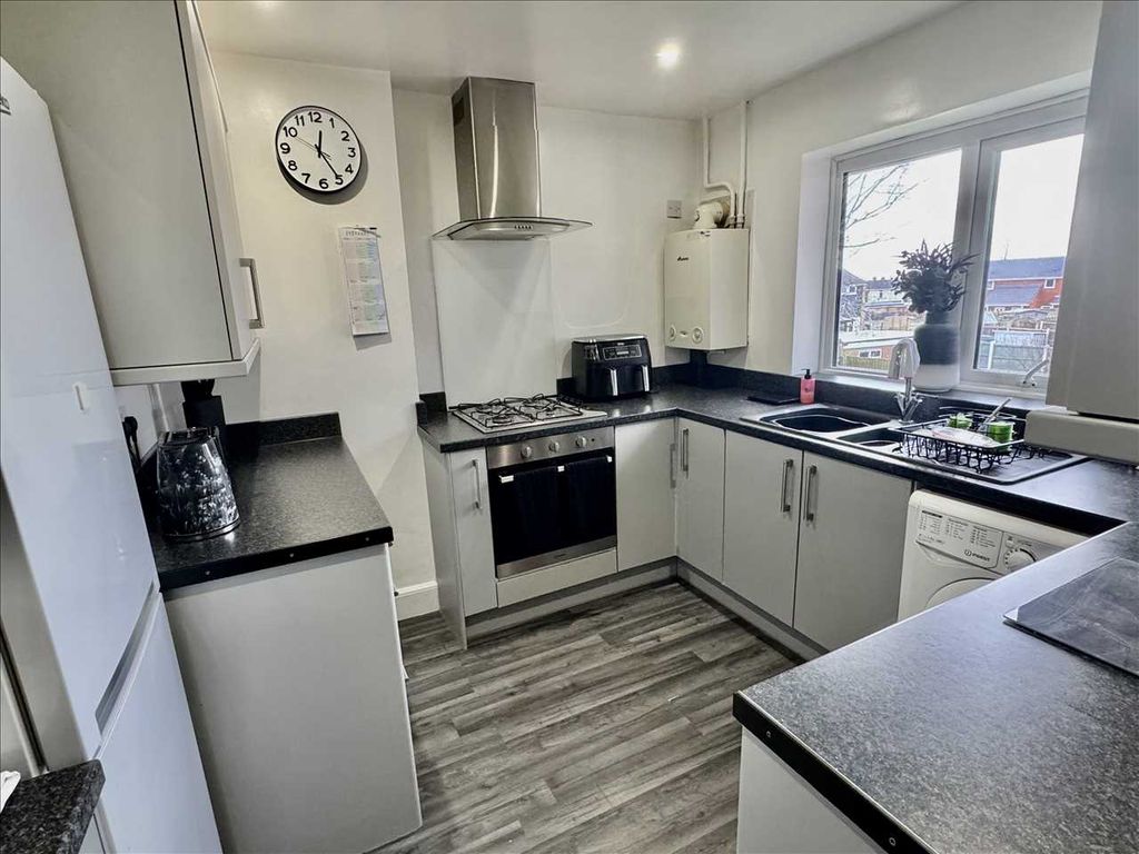 Property photo 3 of 8 Well Appointed Kitchen