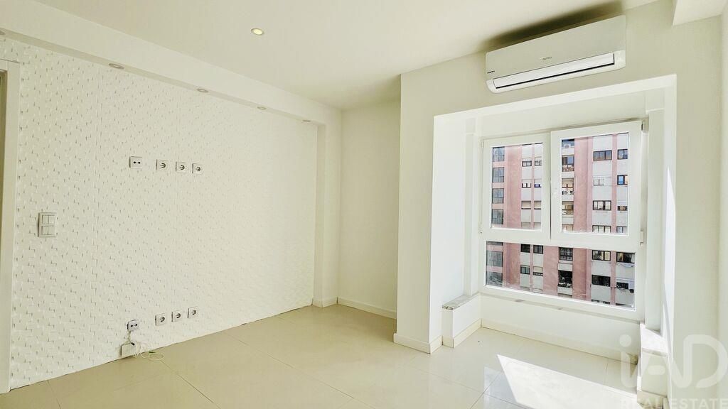 Property photo 3 of 39