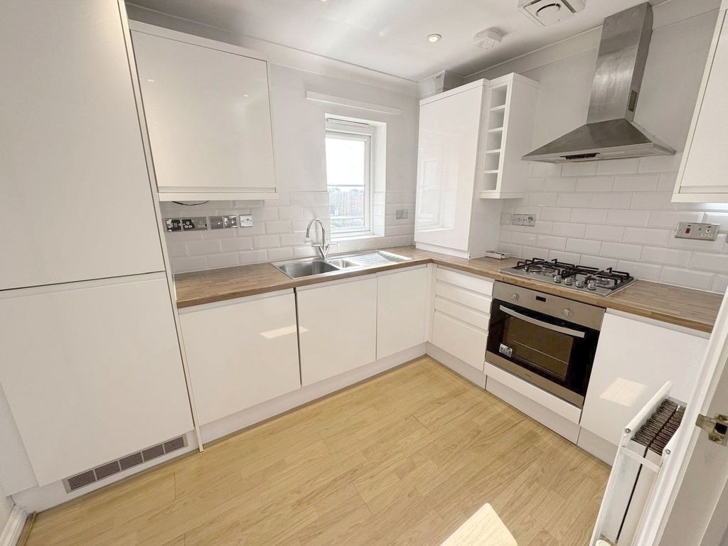 Property photo 1 of 10 Picture No. 20