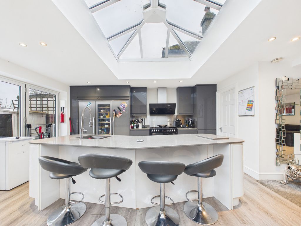 Property photo 3 of 28