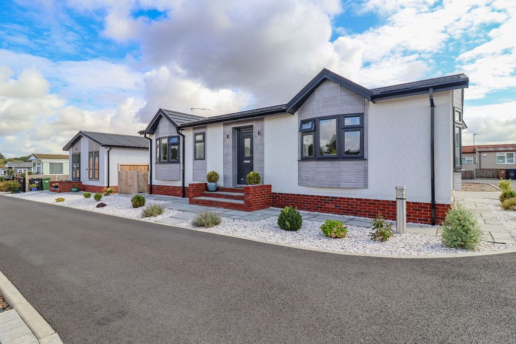 Property photo 1 of 12 5430680