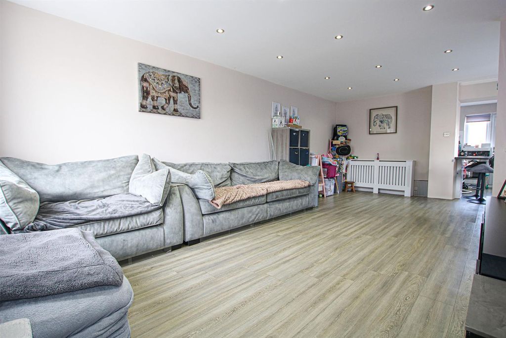 Property photo 3 of 15 Img_3497 Lvg.Jpg