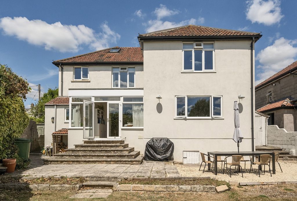 Property photo 2 of 23 1321654-3-686E645...