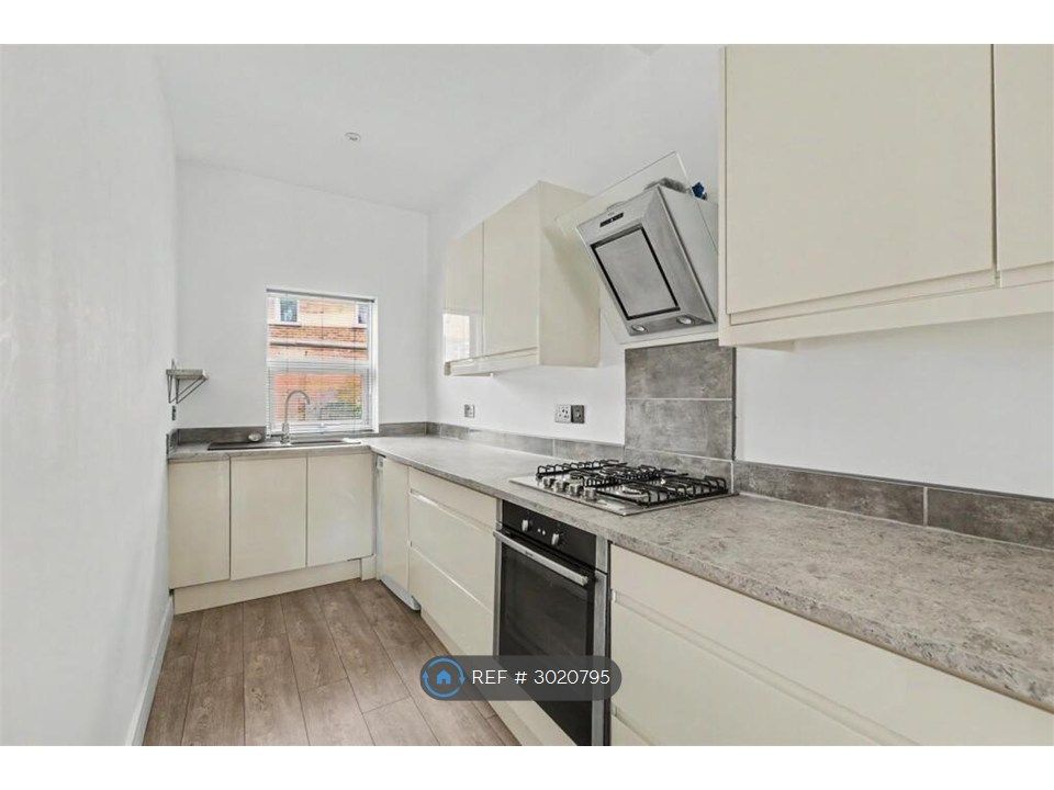 Property photo 3 of 16 Kitchen