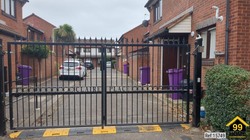 Property photo 2 of 8 Photo 1