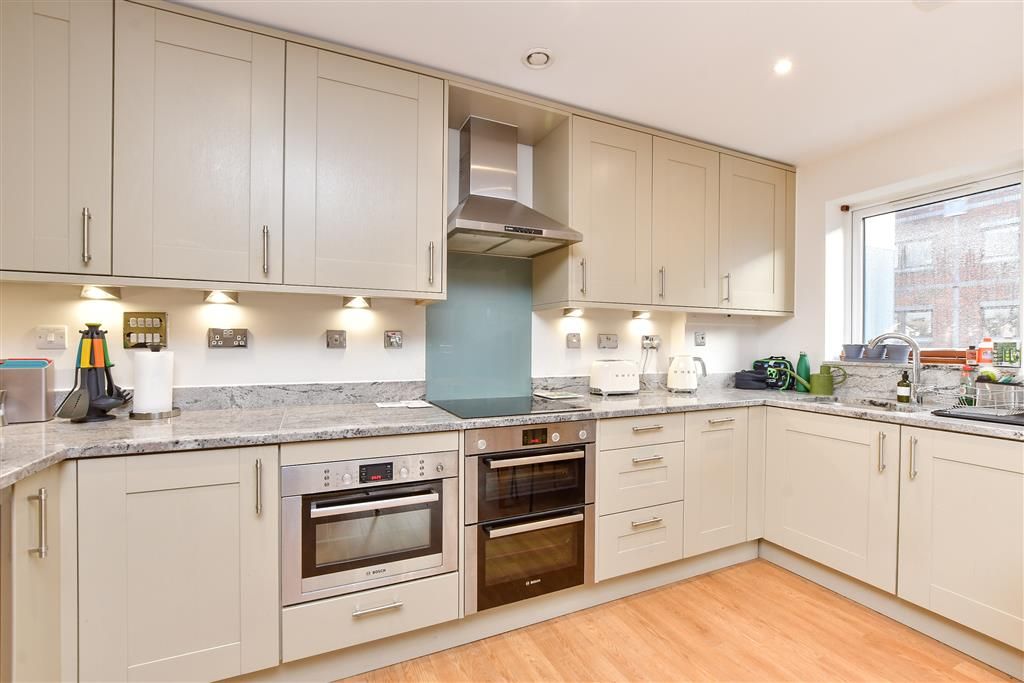 Property photo 2 of 12 Kitchen