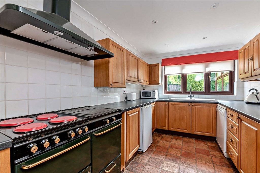 Property photo 3 of 27 Picture No. 15