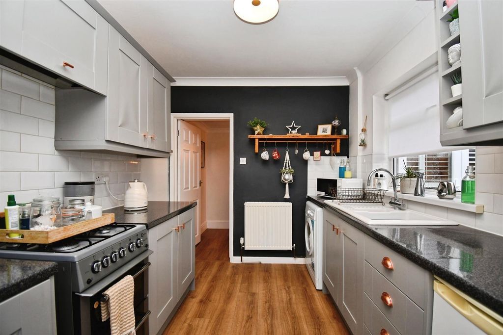 Property photo 3 of 20 F06Fa29d-U 20 2841 29.Jpg