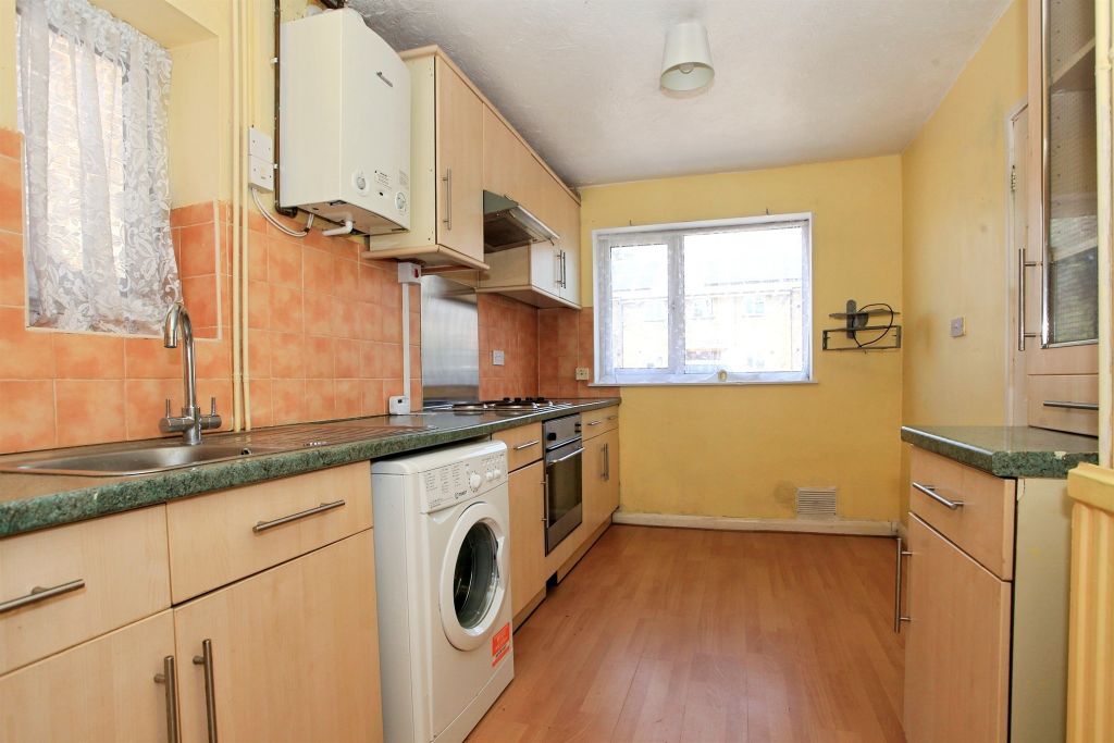 Property photo 2 of 17 Kitchen/Breakfast Room