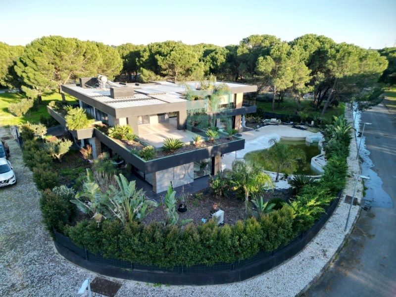 Property photo 1 of 93