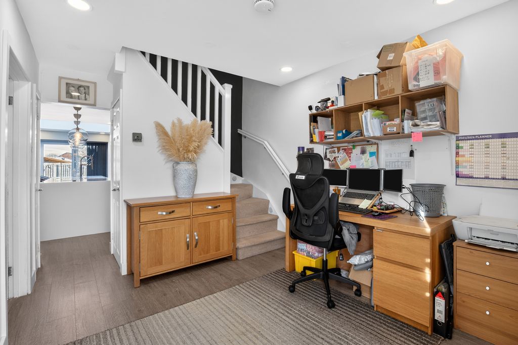 Property photo 2 of 22