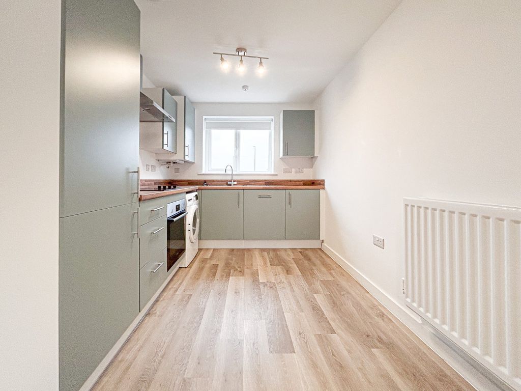 Property photo 3 of 31 Kitchen/Living Room