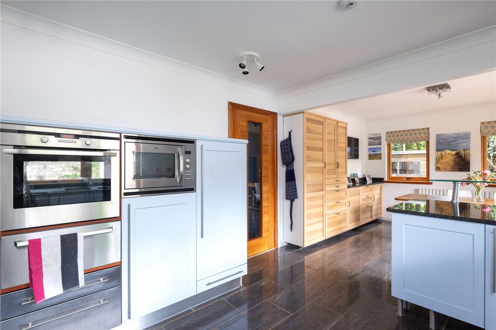 Property photo 3 of 28 Kitchen