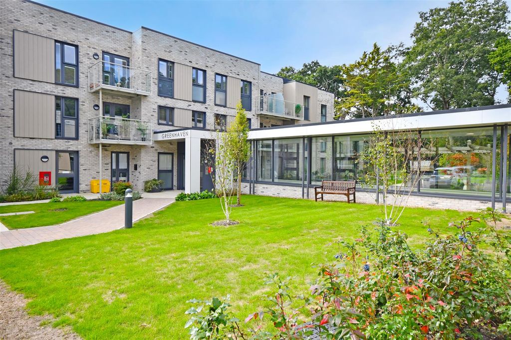 Property photo 2 of 49 E19Ea3d9-Dad0-45A3-B906-B81Cca89B519Ibmcs-29 Green