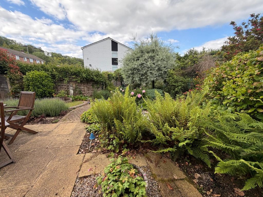 Property photo 3 of 7 Garden