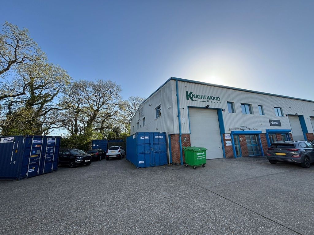 Property photo 1 of 9 Photo 9