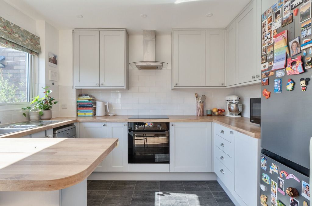 Property photo 3 of 15 Kitchen