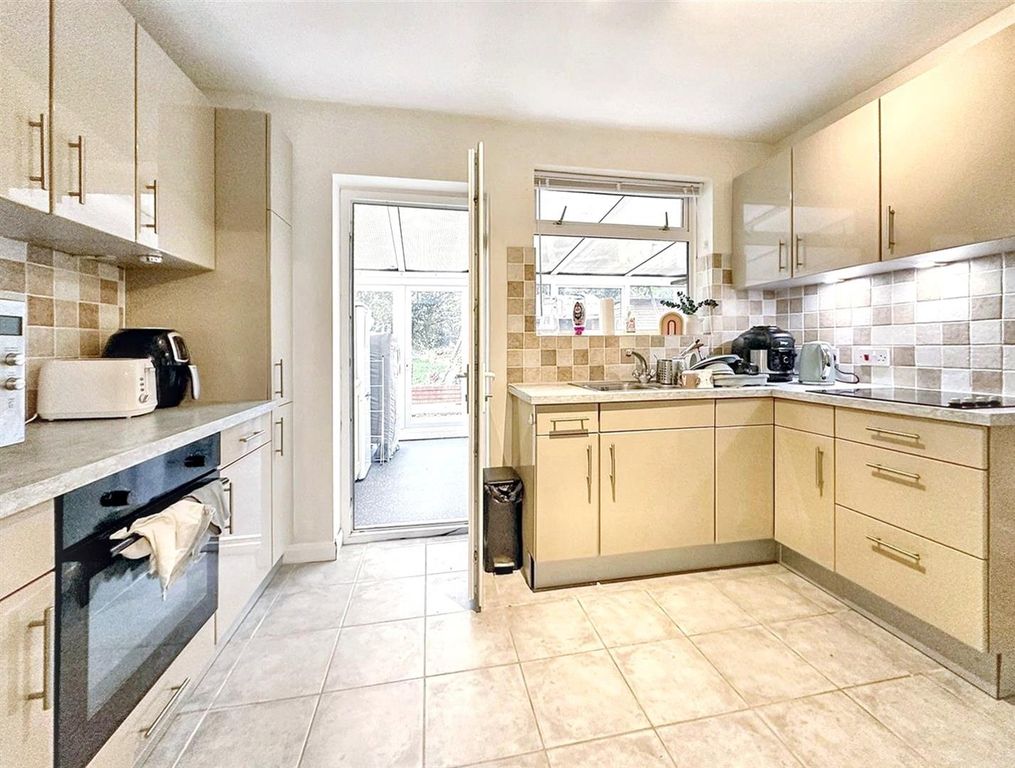 Property photo 2 of 7 _F_4Jrzfeei7Cg8Me5Hghq 1.Jpg