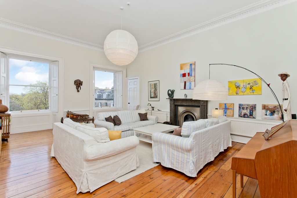 Property photo 3 of 34