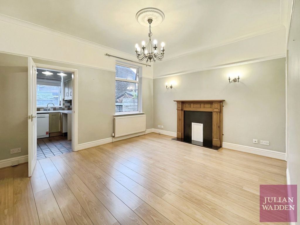 Property photo 1 of 16 Picture No. 11