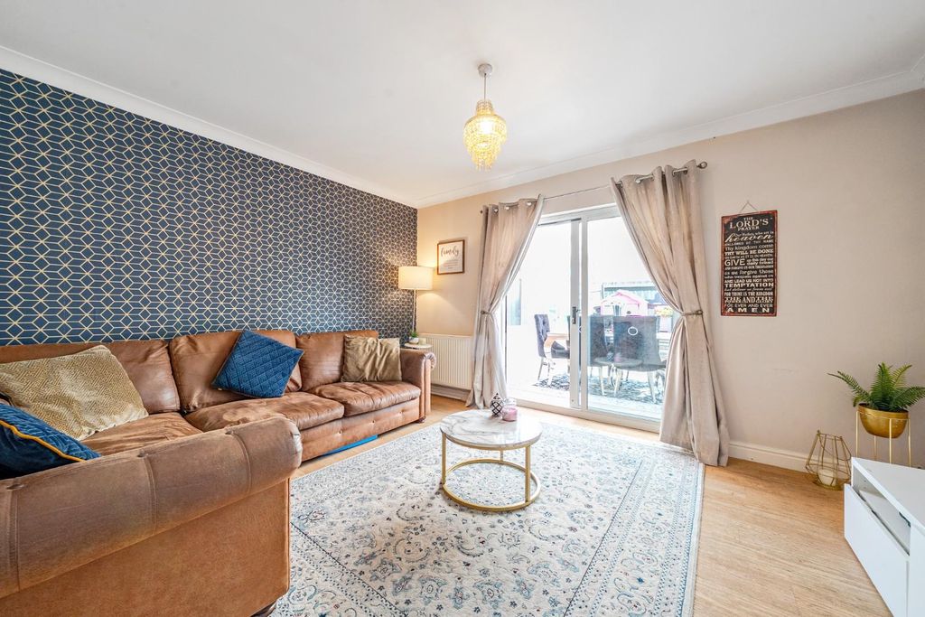 Property photo 3 of 17 2nd View Lounge.Jpg