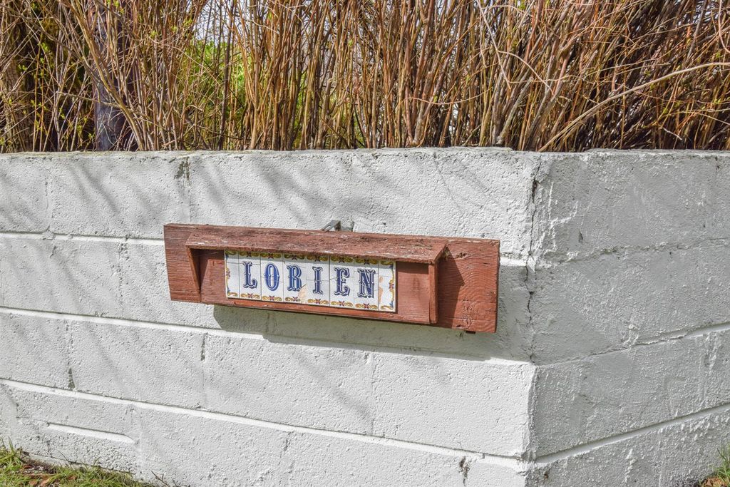 Property photo 2 of 44