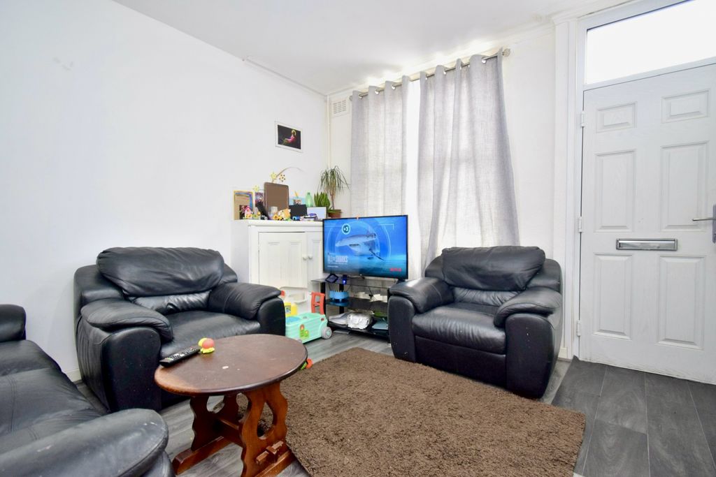 Property photo 2 of 10 Gallery
