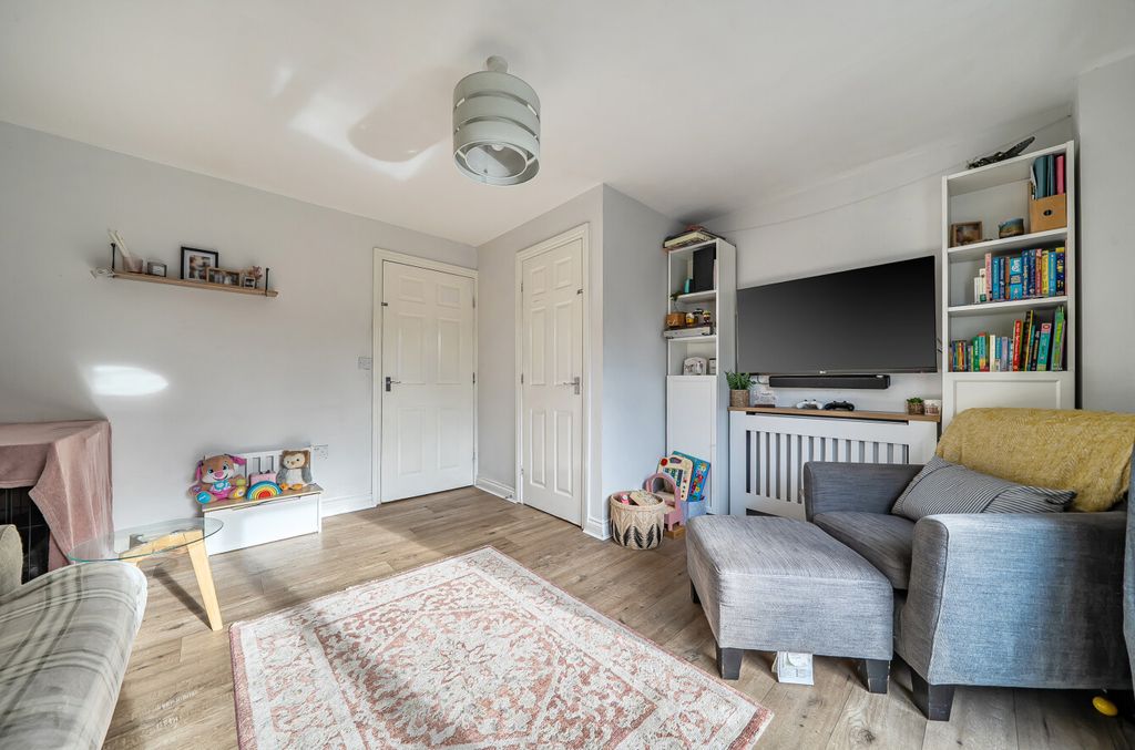 Property photo 2 of 17 1416951-12-699c82...