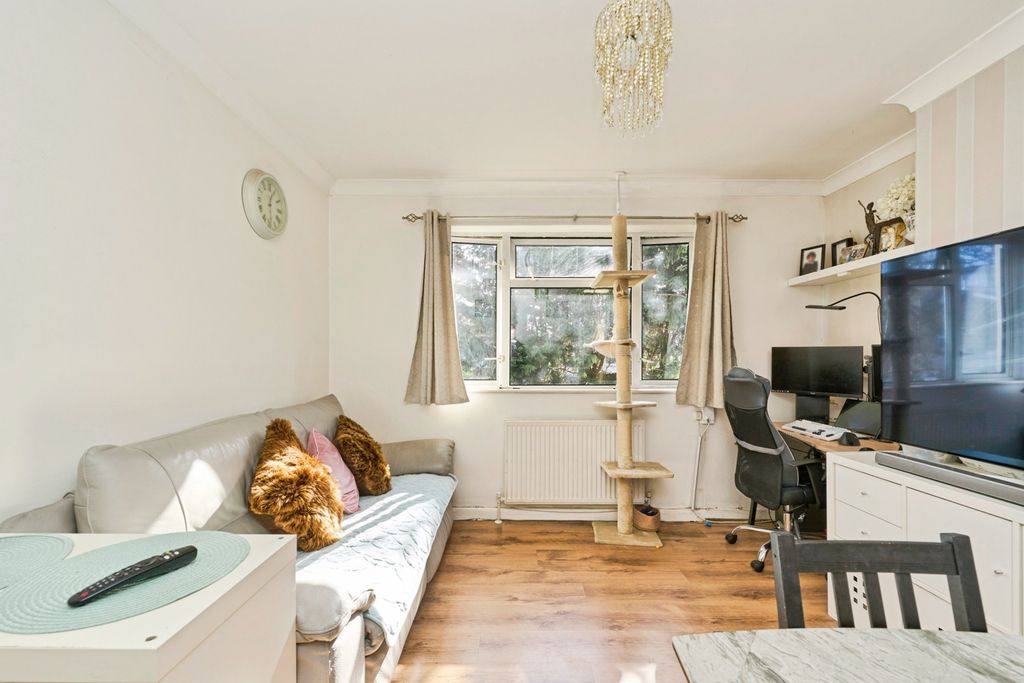 Property photo 2 of 10 Pbox-Img.Jpg