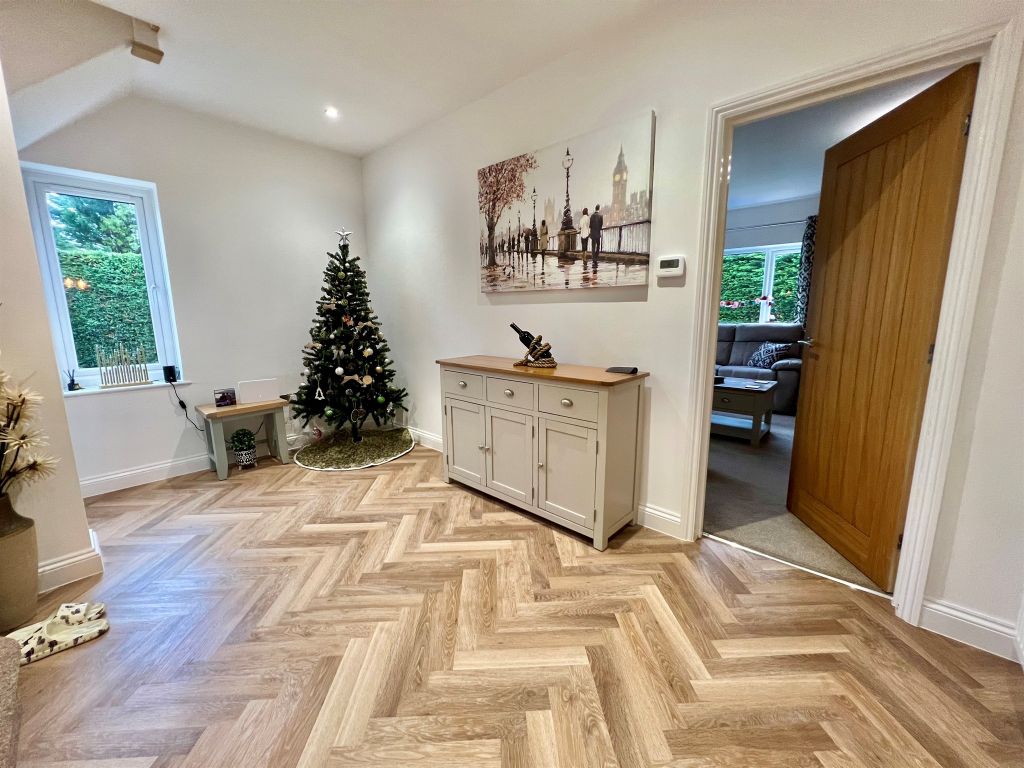 Property photo 2 of 31 Entrance Hall