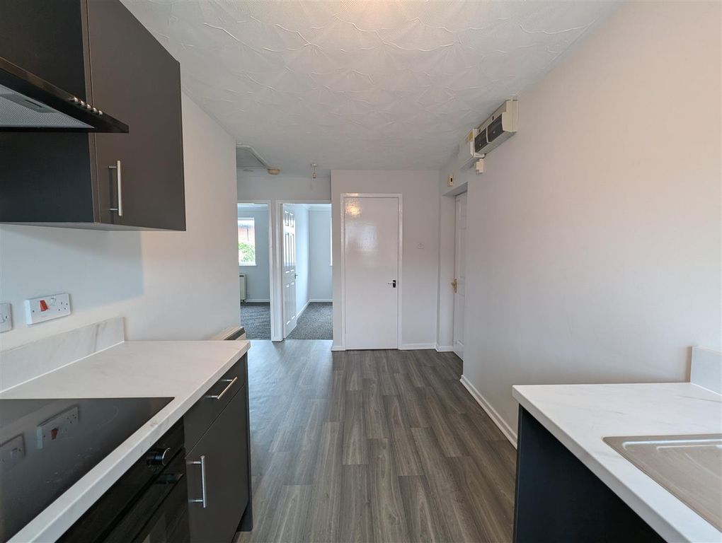 Property photo 3 of 9 Kitchen/Diner