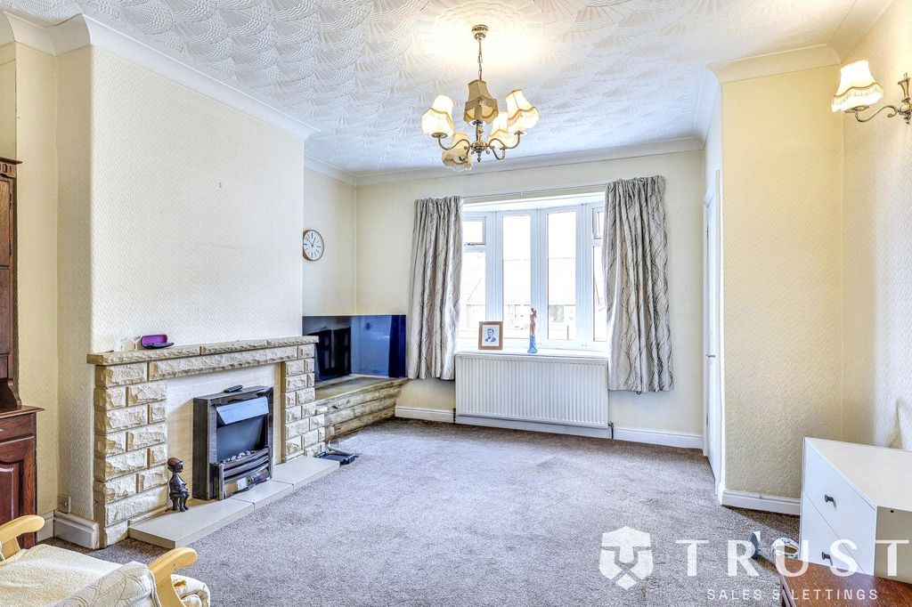 Property photo 3 of 24