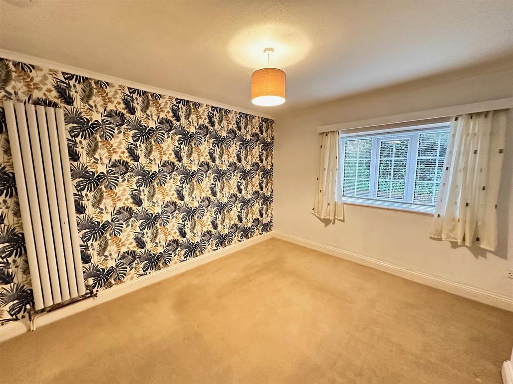 Property photo 3 of 14 Bed 1.Jpg