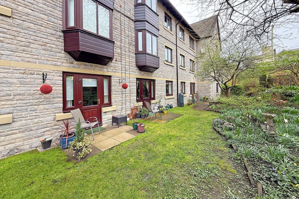 Property photo 2 of 8