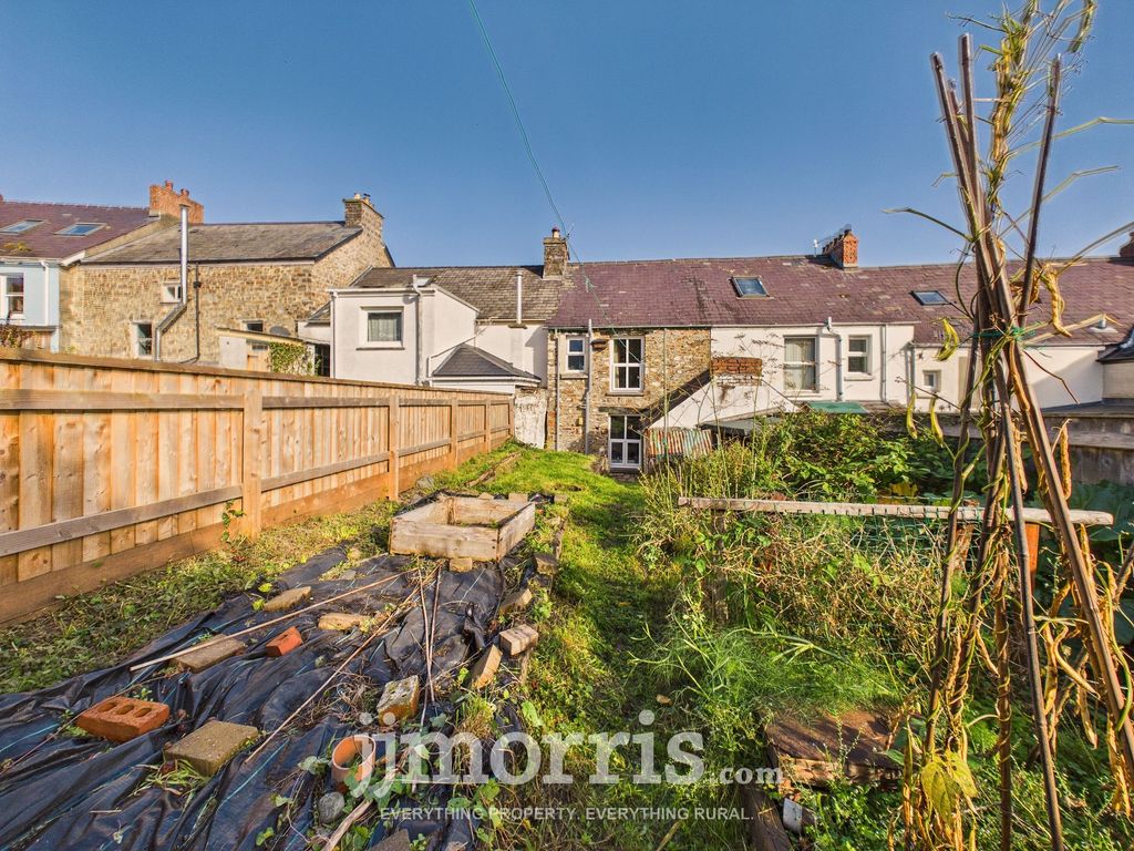 Property photo 2 of 25