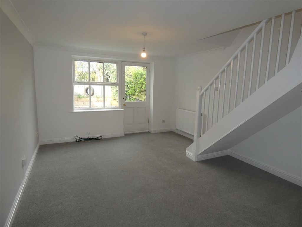 Property photo 3 of 8 P1100849.Jpg