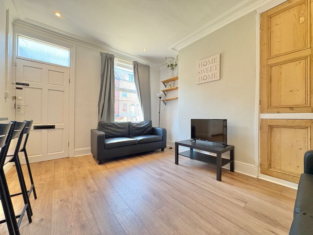 Property photo 3 of 15 Picture No. 16