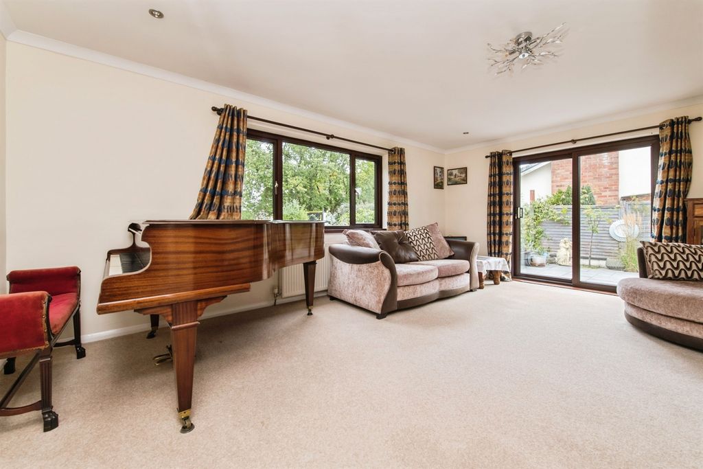 Property photo 3 of 16