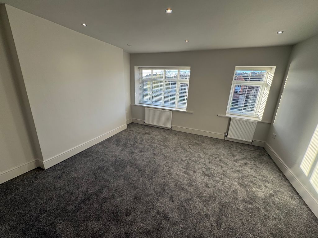 Property photo 3 of 14 Image