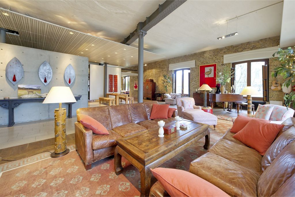 Property photo 1 of 15 (Main)