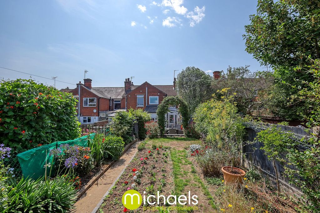 Property photo 2 of 30