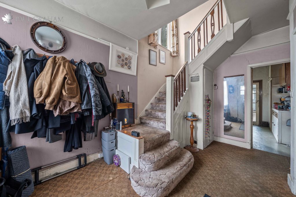 Property photo 3 of 16 Dsc09190