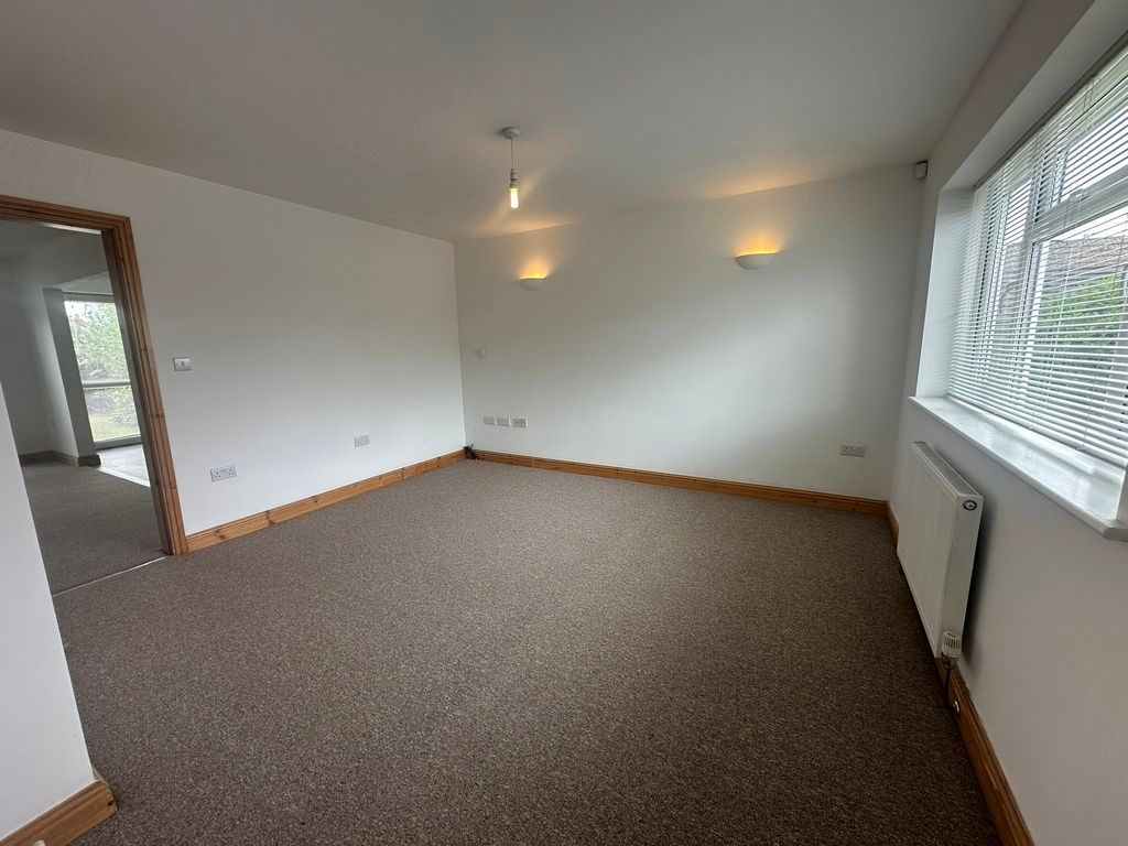 Property photo 3 of 17 Photo 1