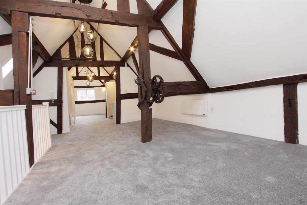 Property photo 3 of 13 Flat 4, 2 Minster Street (10).Jpg