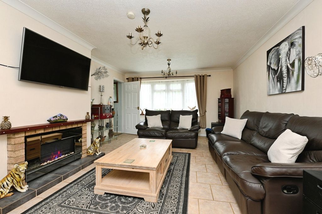 Property photo 3 of 17 Photo