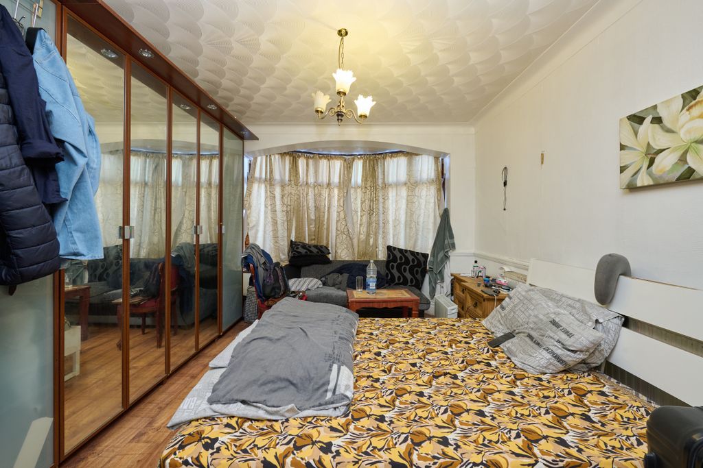 Property photo 3 of 14 Image 2